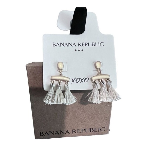 Banana Republic Jewelry - NWT & Box Banana‎ Republic Tassel Fringe Earrings